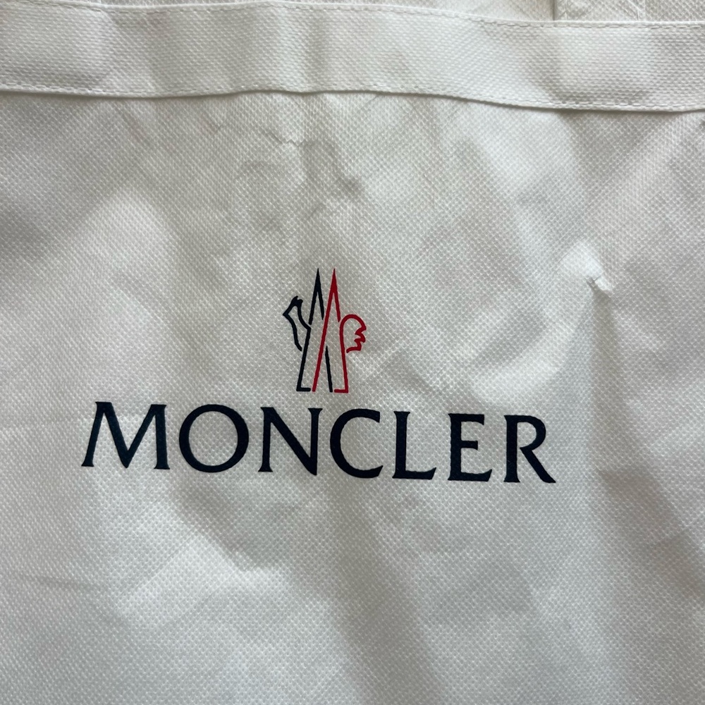 Moncler White and Black Logo Garment Bag with Red Accent - Picture 5 of 6